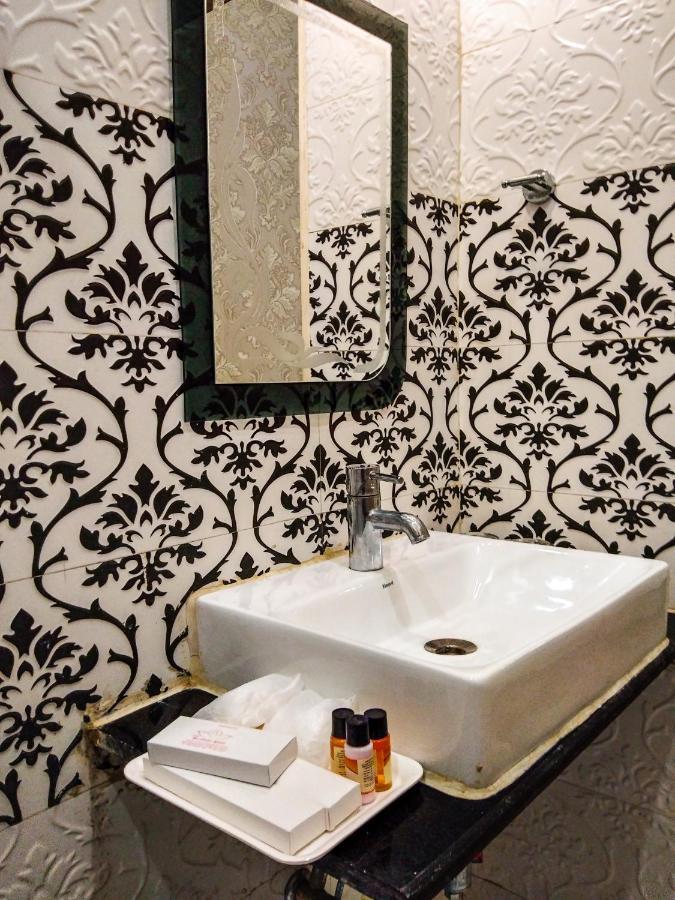 Dwivedi Hotels Sri Omkar Palace Βαρανάσι Εξωτερικό φωτογραφία