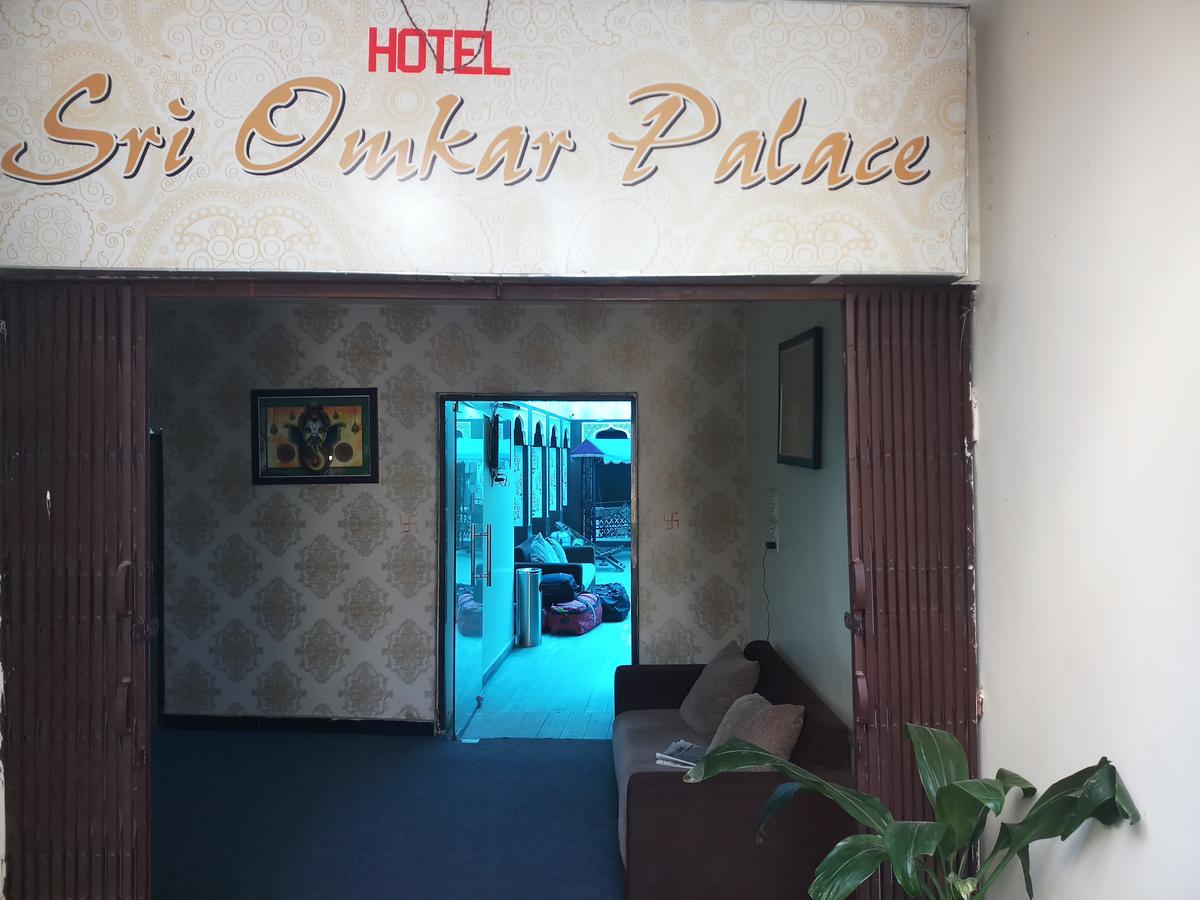 Dwivedi Hotels Sri Omkar Palace Βαρανάσι Εξωτερικό φωτογραφία