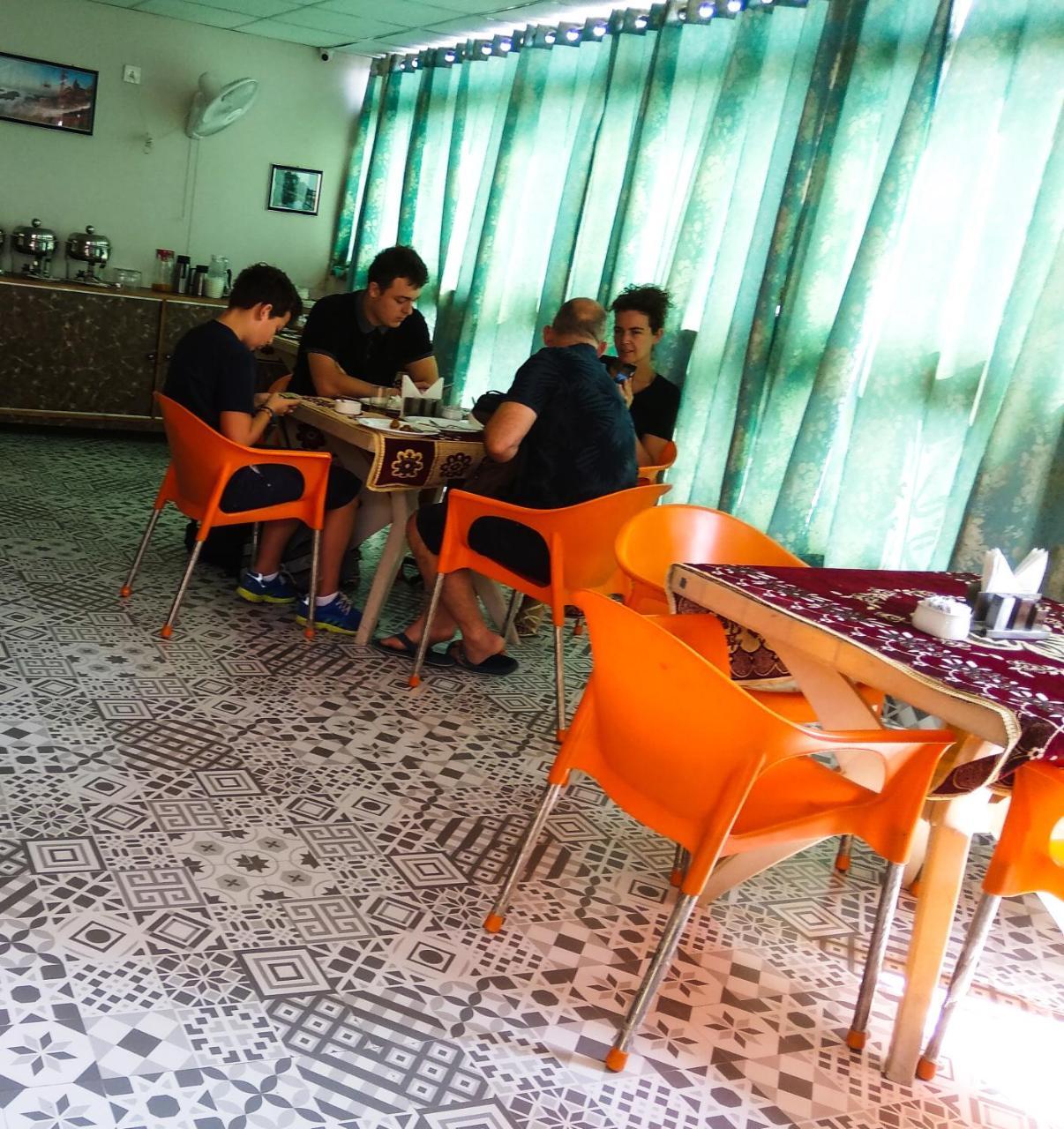 Dwivedi Hotels Sri Omkar Palace Βαρανάσι Εξωτερικό φωτογραφία