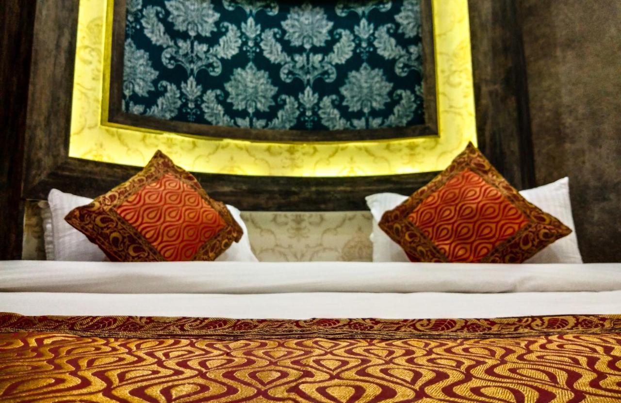 Dwivedi Hotels Sri Omkar Palace Βαρανάσι Εξωτερικό φωτογραφία